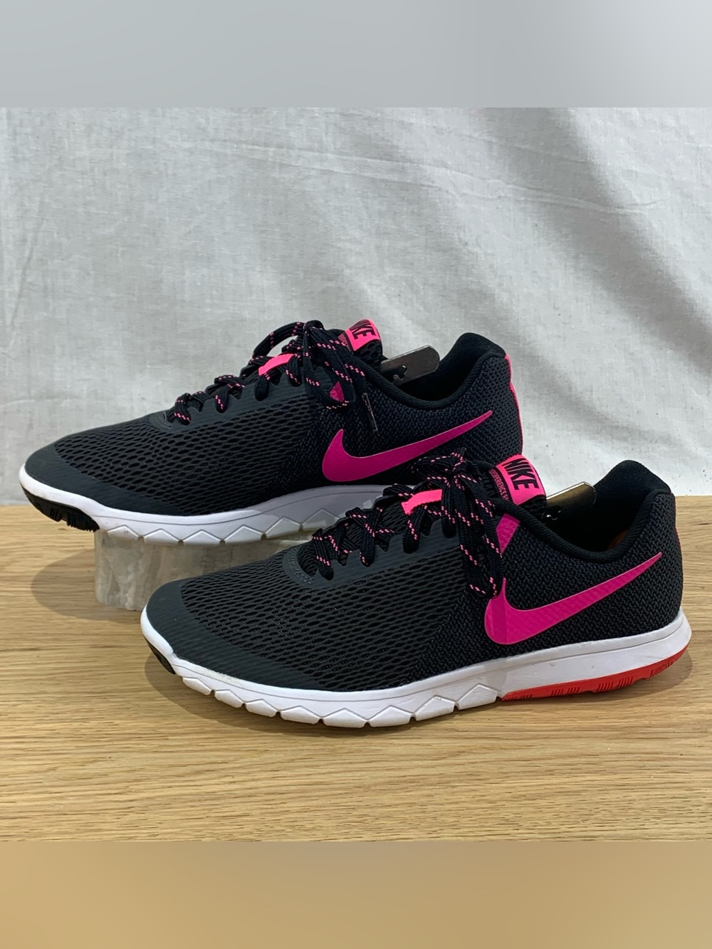 Nike Flex Experience RN 5Women’s Size 9 Athletic Running Shoes Black Pink